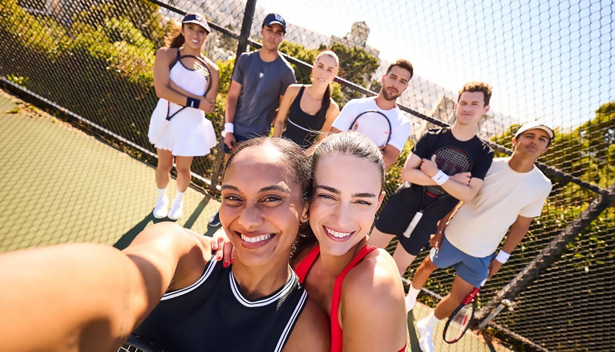 How do you choose the right tennis racket as a beginner?